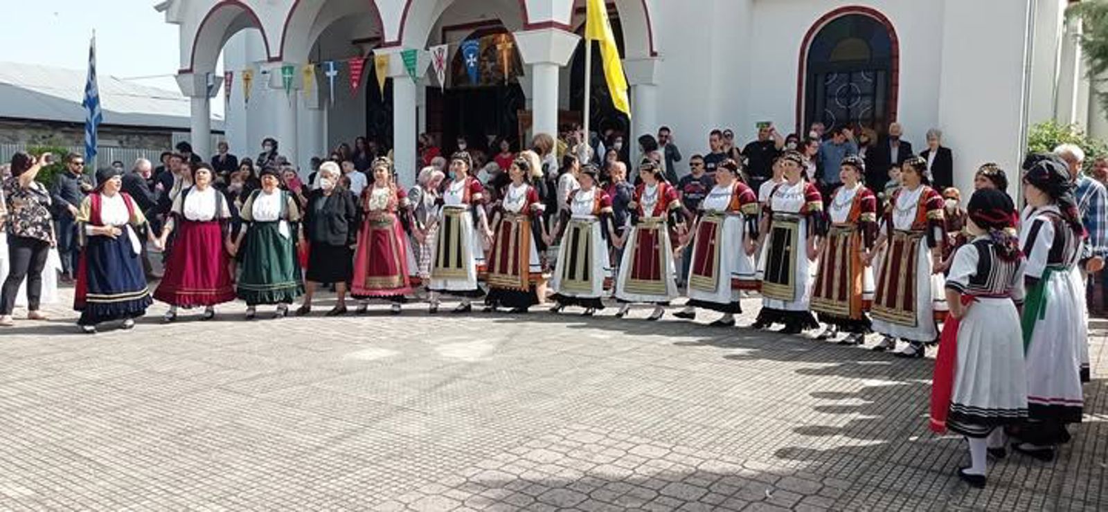 ΤΑΞΙΔΕΥΟΝΤΑΣ ΣΤΗΝ ΠΑΡΑΔΟΣΗ